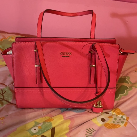 GUESS Purse ….BEAUTIFUL passion pink rose coloured purse with Gold detailing - Picture 9 of 12